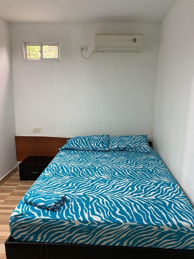 Hostal Isabella Santa Marta  Zewnętrze zdjęcie